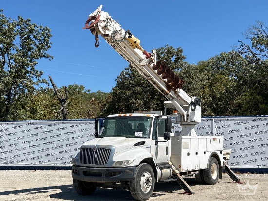 2014 International DuraStar 4300 Altec DM47BTR Digger Derrick Truck