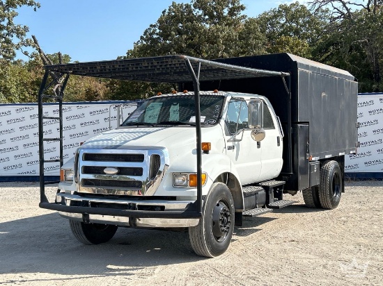 2008 Ford F-750 Truck