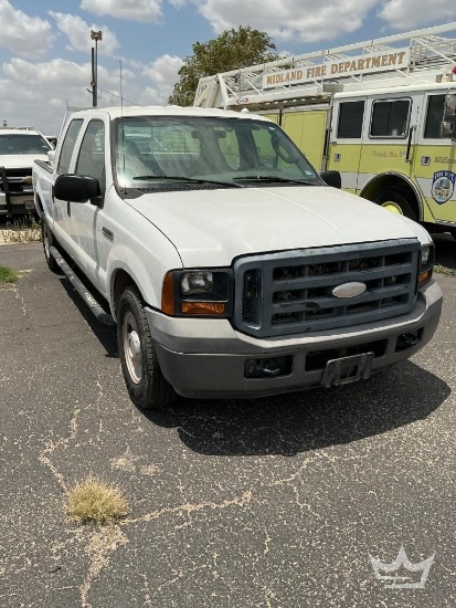 2006 Ford F-250 Crew Cab Pickup Truck