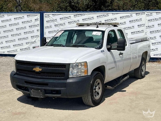 2013 Chevrolet Silverado 1500 4x4 Ext. Cab Pickup Truck