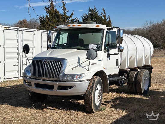 2010 International 4300 2,000 Gallon Water Truck