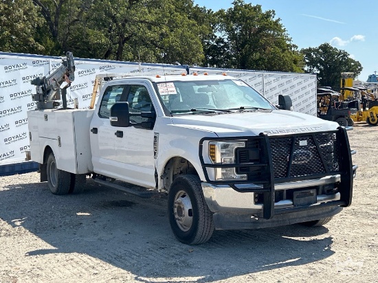 2018 Ford F-350 4x4 Crew Cab Venturo ET12KX 3,500lb. Crane Service Truck
