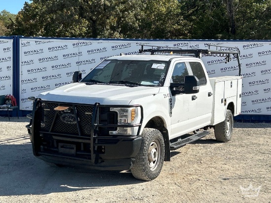 2019 Ford F-350 4X4 Crew Cab Service Truck