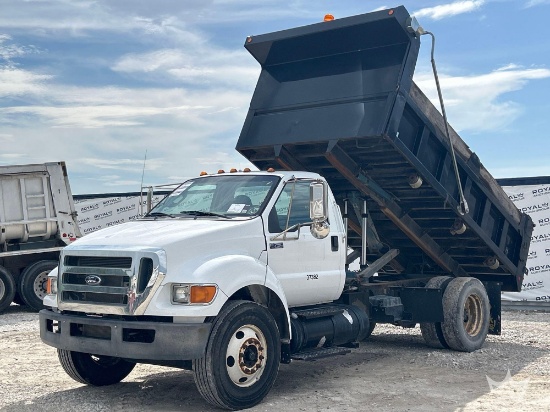 2010 Ford F-750 S/A Dump Truck