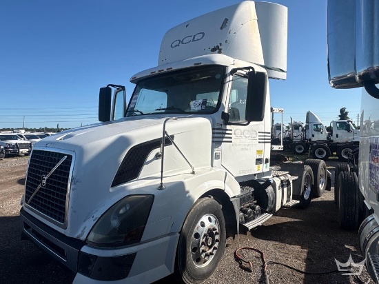 2011 Volvo VNL T/A Day Cab Truck Tractor
