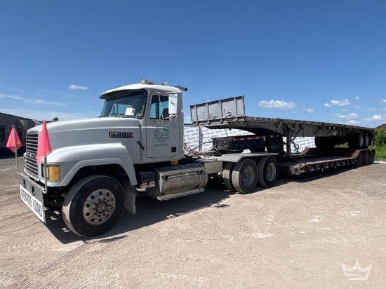 1997 Mack CH613 T/A Wet Kit Day Cab Truck Tractor with Tri-Axle RGN and T/A Flatbed Trailer