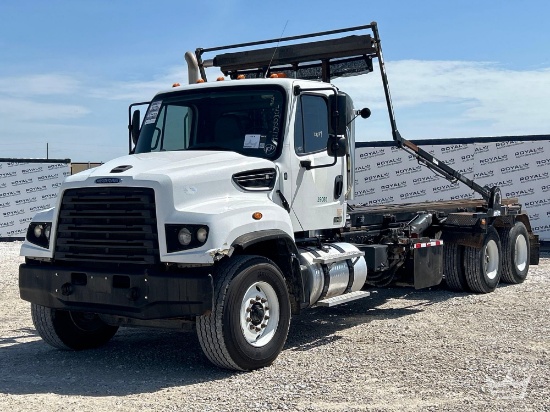 2016 Freightliner 114SD Gallbreath T/A Roll-Off Truck