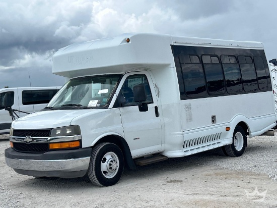 2010 Chevrolet Express 3500 Shuttle Bus