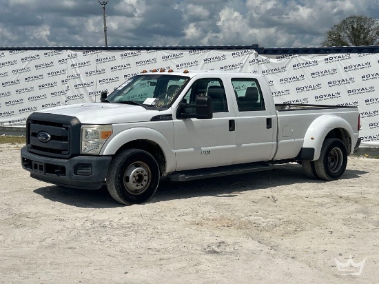 2015 Ford F-350 Crew Cab Dually Pickup Truck