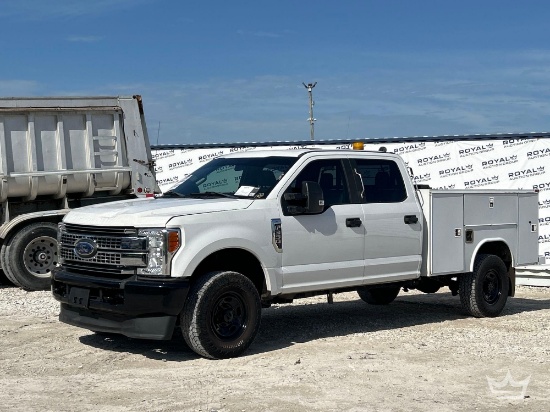 2019 Ford F-350 4x4 Crew Cab Reading Service Truck