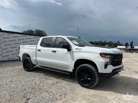 2022 Chevrolet Silverado 4x4 Crew Cab Pickup Truck