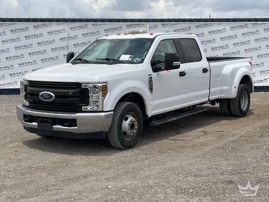 2018 Ford F-350 Crew Cab Pickup Truck