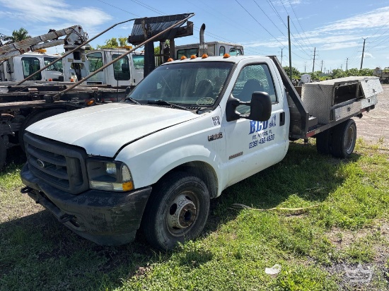2003 Ford F-350 Flatbed Truck