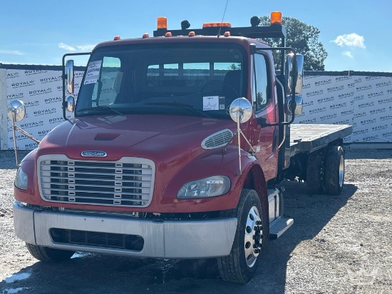 2018 Freightliner M2 106 22ft. S/A Flatbed Truck