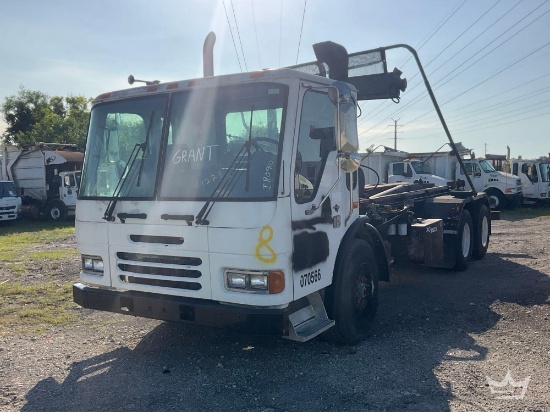 2007 American LaFrance Condor T/A Galbreath Roll-Off Truck