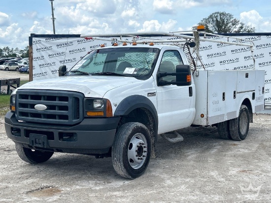 2006 Ford F-450 Service Truck w/ Liftgate