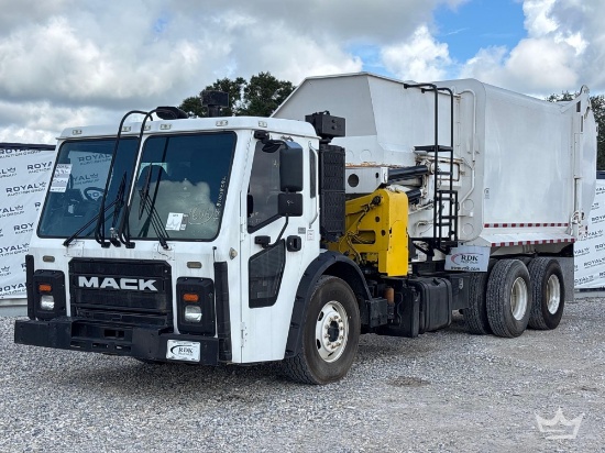2017 Mack LR Scorpion 31yd. Side Loader Garbage Truck