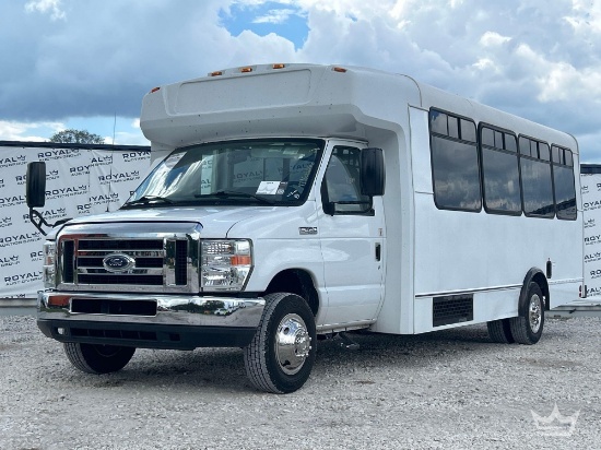 2017 Ford E-450 Passenger Shuttle Bus