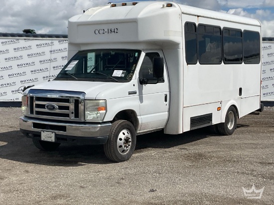 2017 Ford E-450 Shuttle Bus