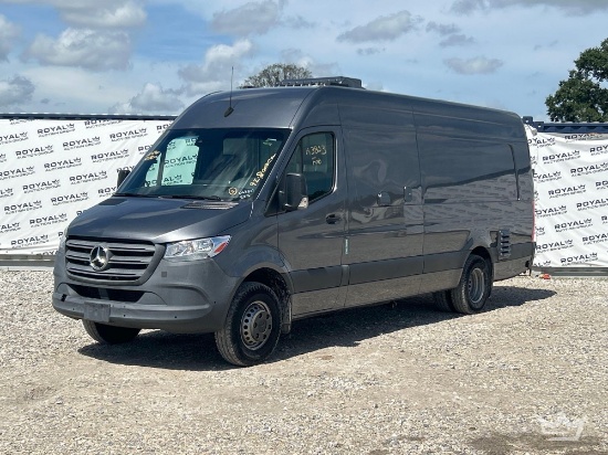 2021 Mercedes-Benz Sprinter 4500 Modified Ford Catering Van