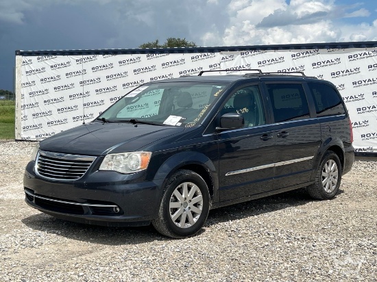 2014 Chrysler Town and Country Van