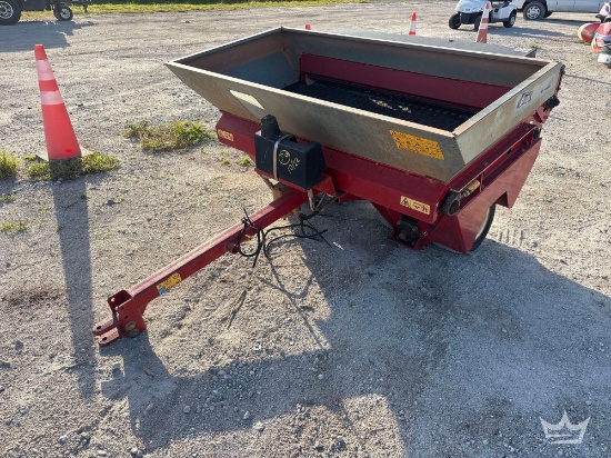 2020 Toro 2500 Pull-Behind Top Dresser Attachment