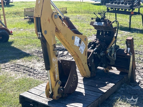 Caterpillar BH30 Backhoe Attachment