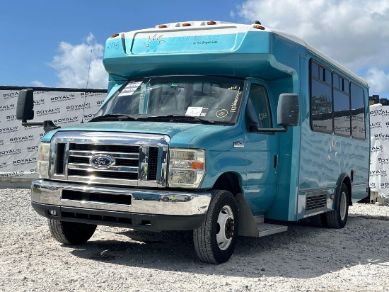 2017 Ford E-450 Passenger Bus
