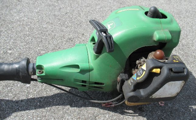 John Deere S1400 straight shaft gas weed whip. Proxibid