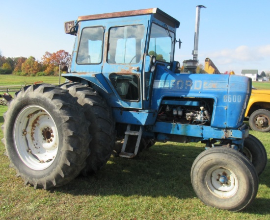 1973 Ford 8600 Factory Cab, Lone Axle with Duels, 5500 Hours.