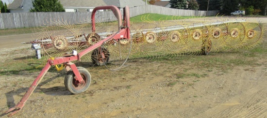 H & S MFG. Co. TR-9-3W Speed Rake.