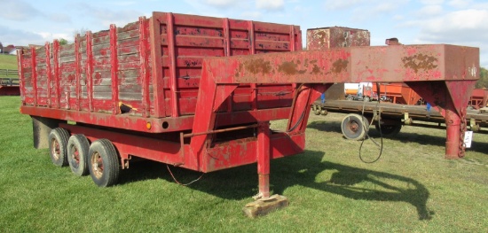 Fifth Wheel Dump with 3 Axles, Grain Door, Mov-It.