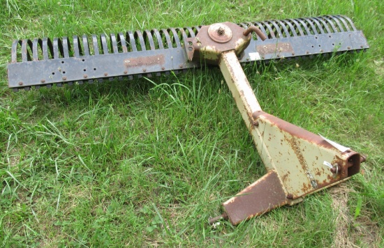 Land Pride 7' 3-point York Rake.