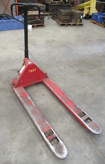 Dayton Model 4yx97 5,500 Lbs. Capacity Pallet Jack.