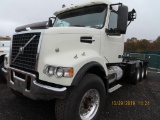 2005 Volvo Roll Off Truck