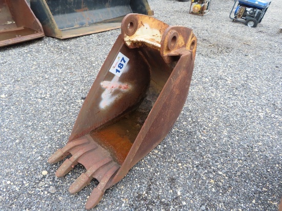 18” Backhoe Bucket