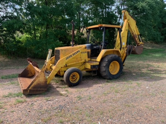 John Deere 510B Backhoe