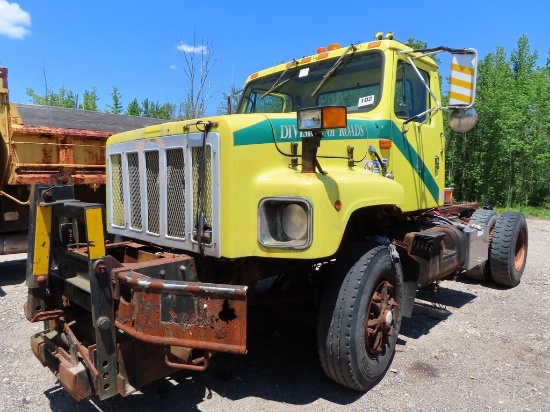 1999 International 2654 4x2 Cab and Chassis