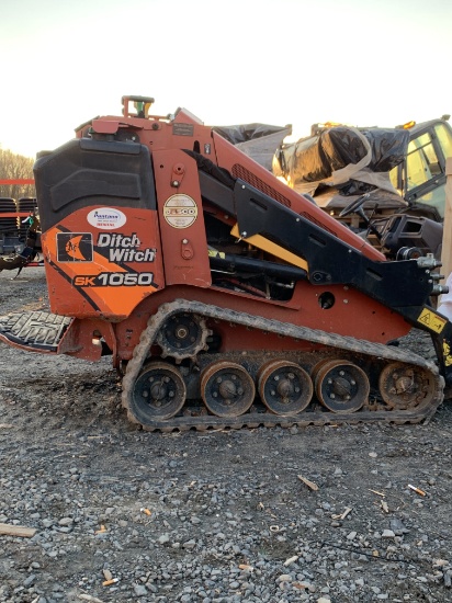 2017 Ditch Witch SK1050 Mini Skid Steer