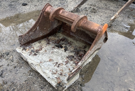 23" Excavator Bucket