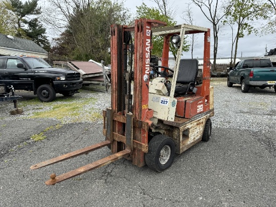 Nissan 3000lb Forklift