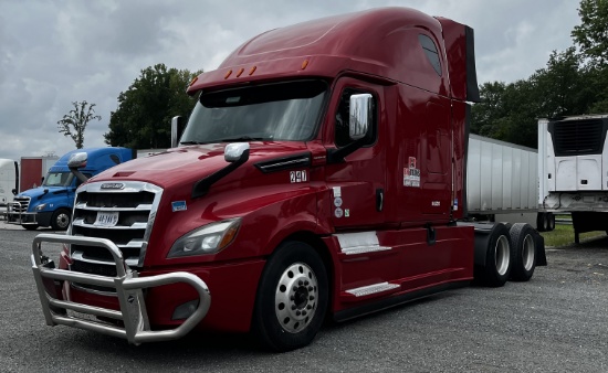 2020 Freightliner Cascadia Sleeper Cab