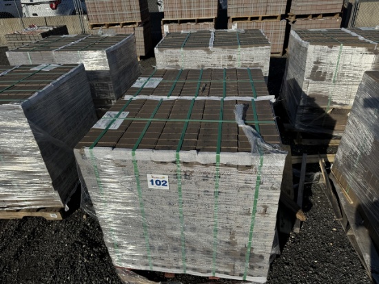 2 Pallets of Hanley S76 Dark Brown Bricks 3 5/8 x 2 1/4 x 7 5/8