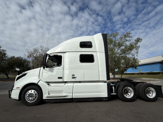 BANK OWNED: Late Model Tractors