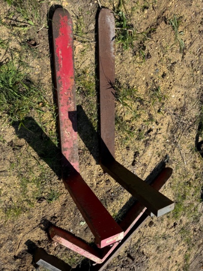 Forklift Forks 4' w/ 20” Carriage
