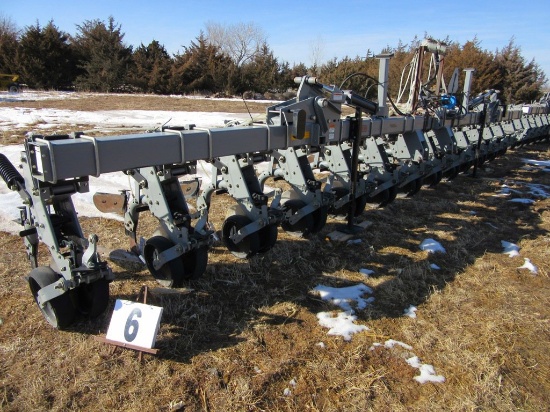 2014 Hiniker Model 6000 12 Row Narrow Cultivator/Ridger Unit