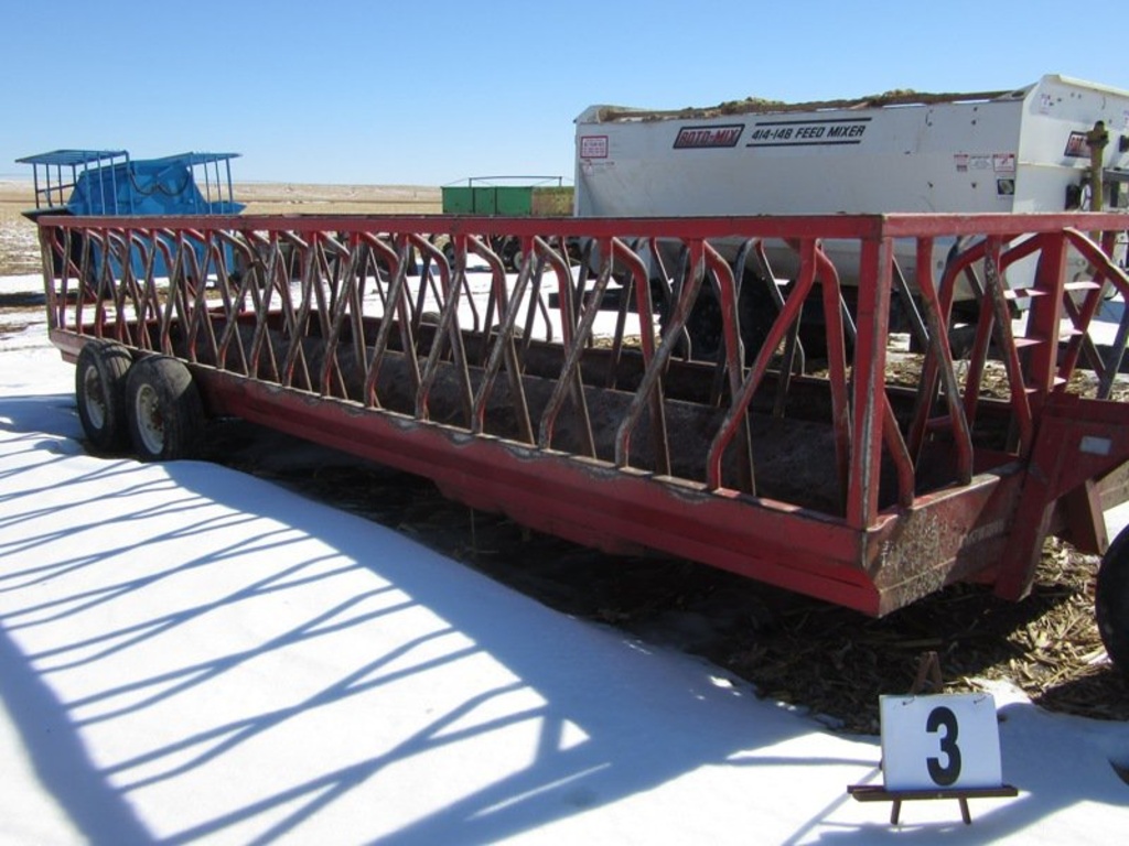 Apache Hay Feeder Trailer Farm Machinery Implements Livestock