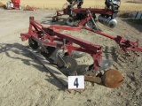 IH 531 3 bottom plow