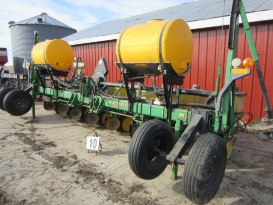 John Deere 7300 8R30 planter