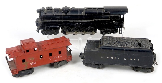 Toy Train (3), 681 Engine, Lionel Lines Coal Car & 6257 SP Caboose, unteste
